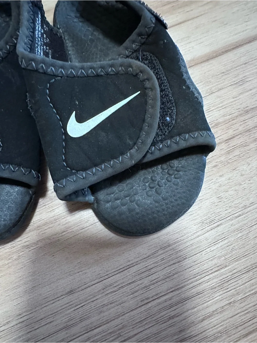 Nike Black Toddlers' Swoosh Hook-and-Loop Sandals